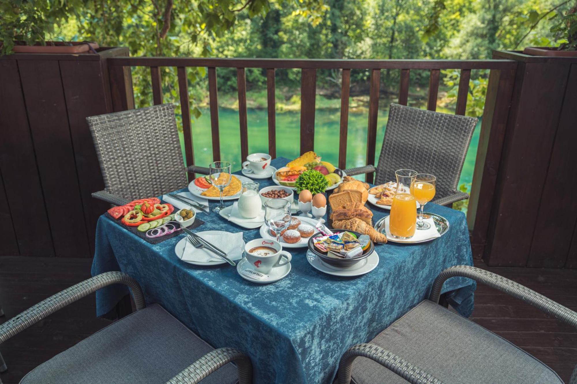 Hotel Tazz - River Front Oasis Collection Bihac Bagian luar foto