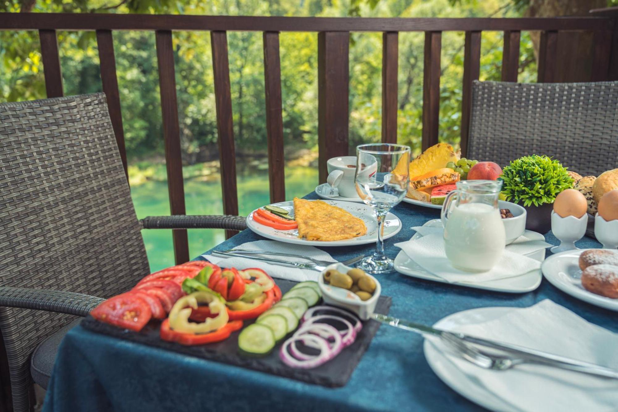 Hotel Tazz - River Front Oasis Collection Bihac Bagian luar foto