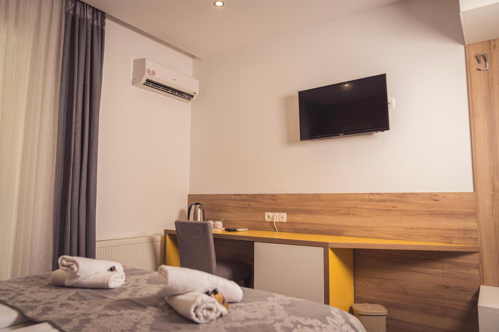 Hotel Tazz - River Front Oasis Collection Bihac Bagian luar foto