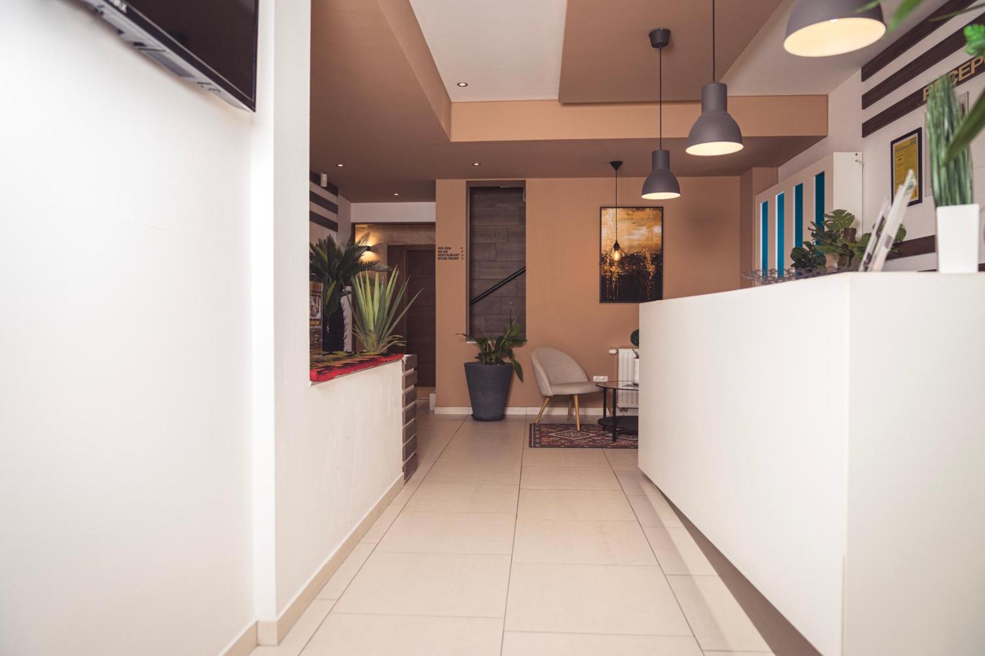 Hotel Tazz - River Front Oasis Collection Bihac Bagian luar foto