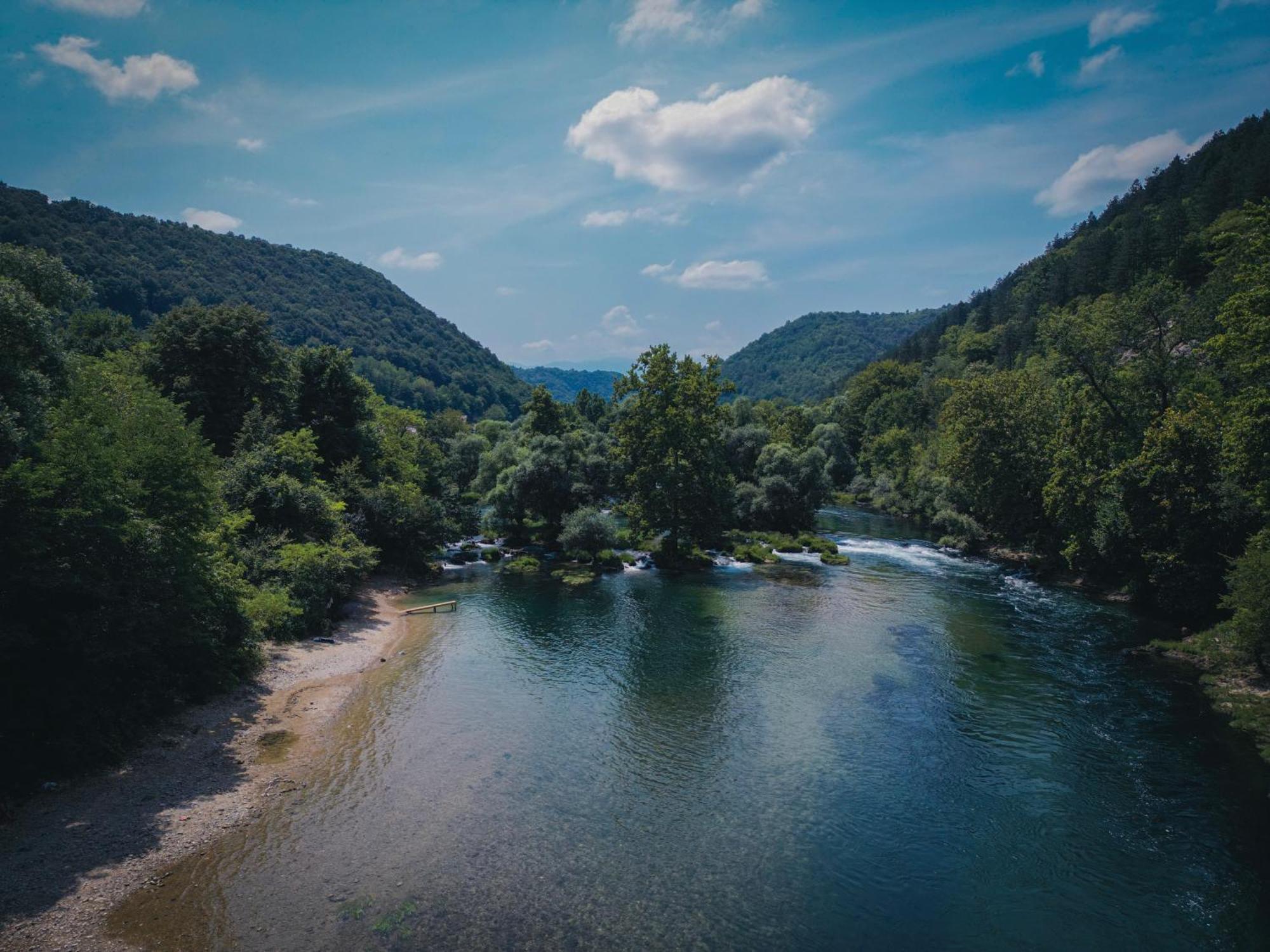 Hotel Tazz - River Front Oasis Collection Bihac Bagian luar foto