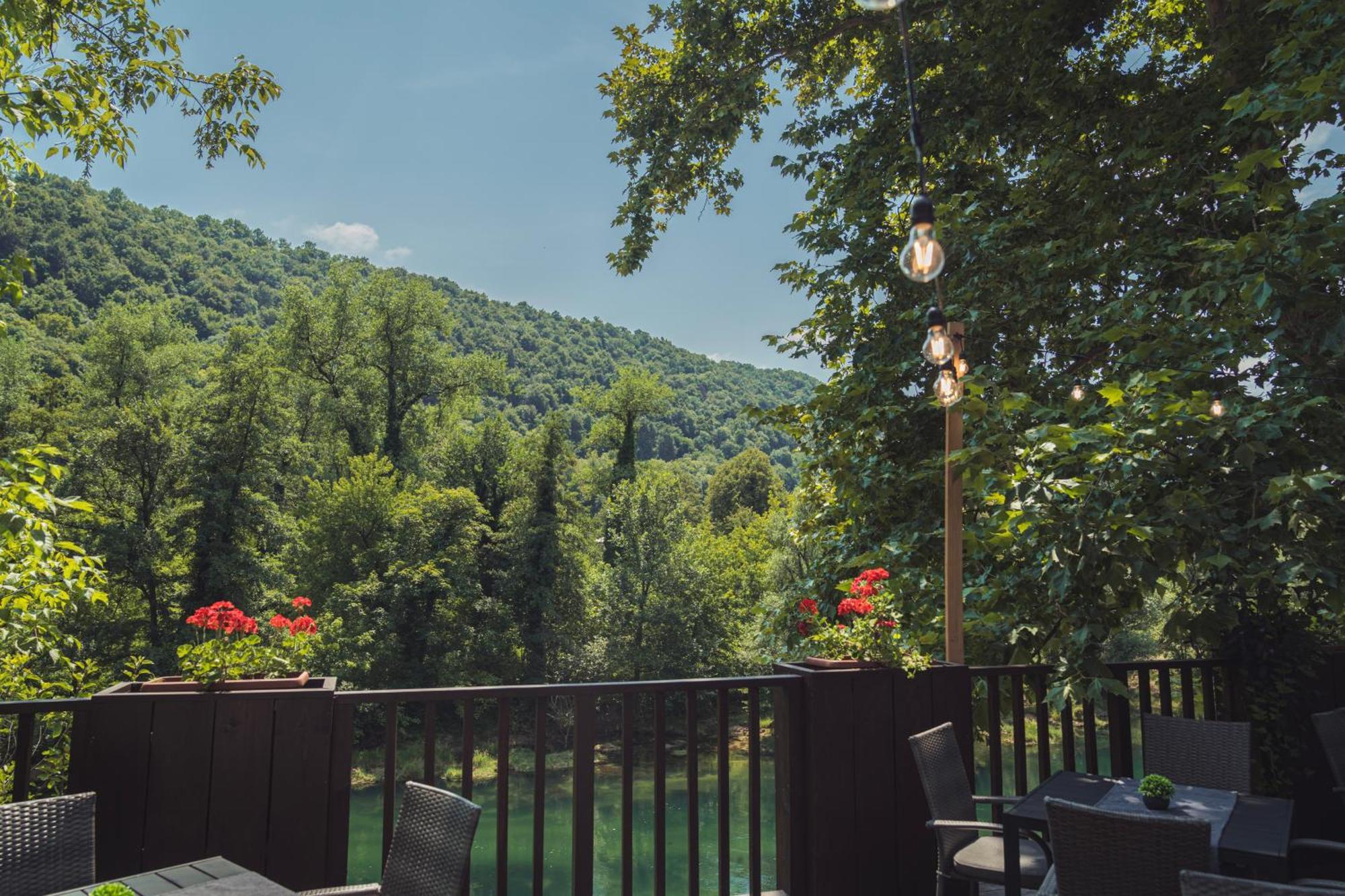 Hotel Tazz - River Front Oasis Collection Bihac Bagian luar foto
