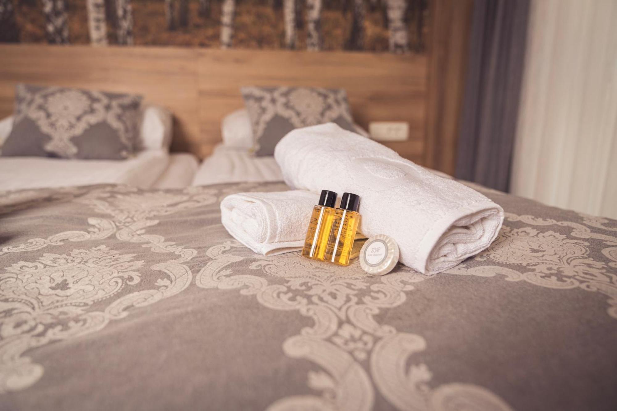 Hotel Tazz - River Front Oasis Collection Bihac Bagian luar foto