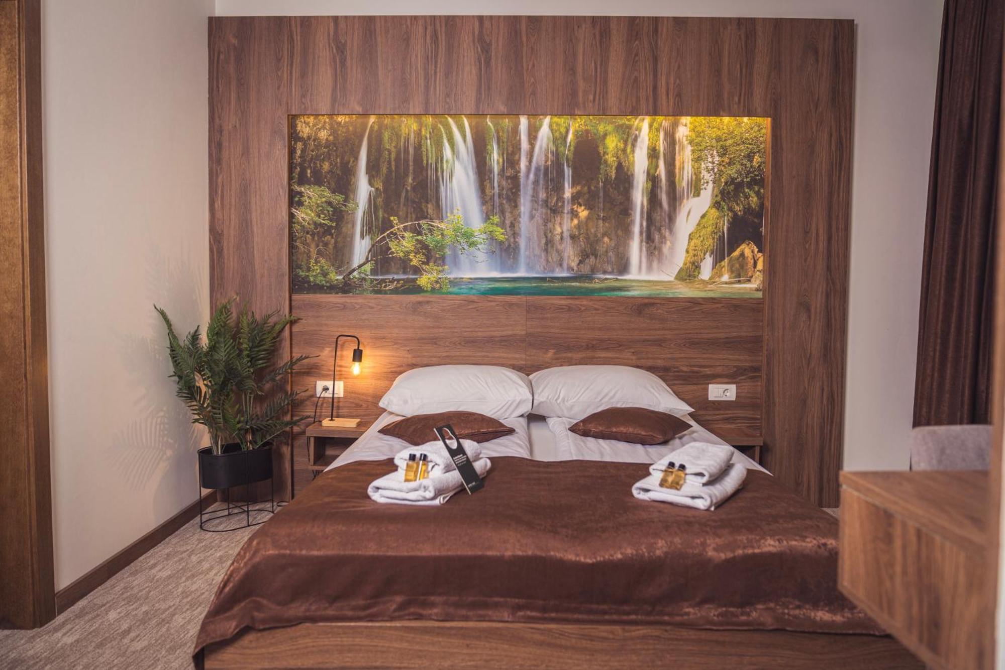 Hotel Tazz - River Front Oasis Collection Bihac Bagian luar foto